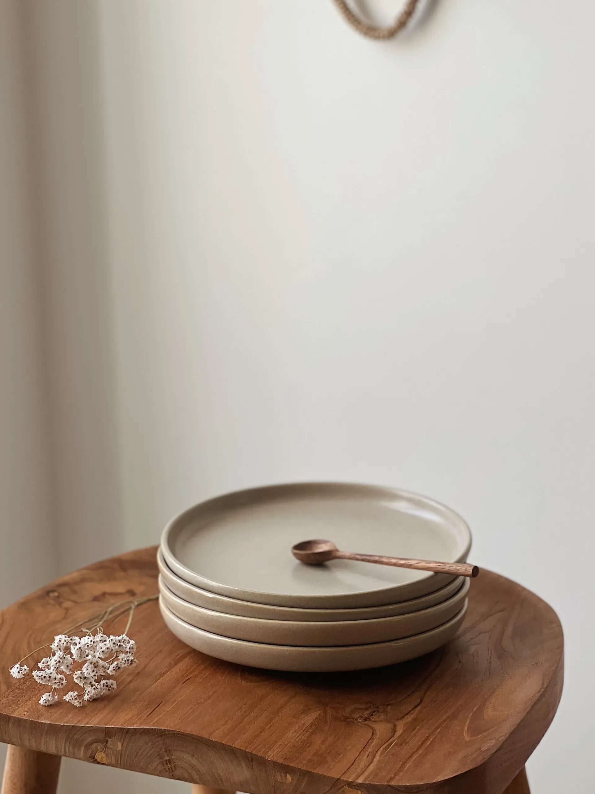 Sélection M Assiette en grès “sable” Best