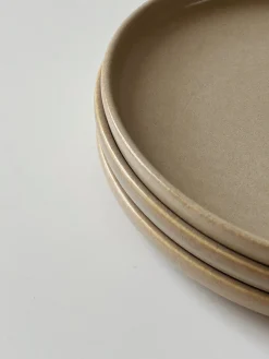 Sélection M Assiette en grès “sable” Best