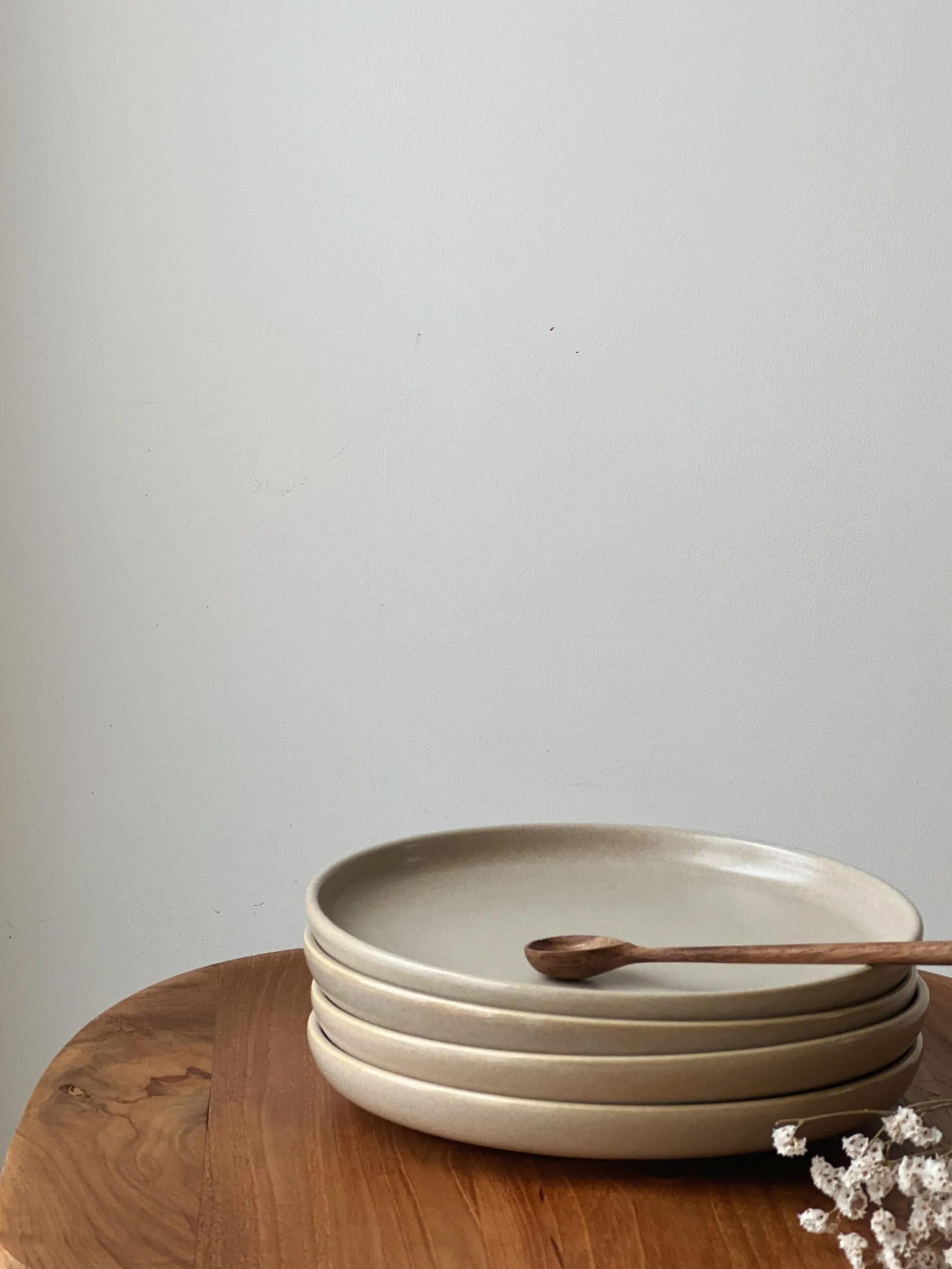 Sélection M Assiette en grès “sable” Best