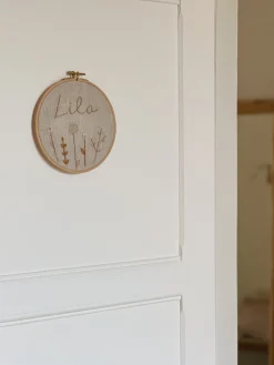 Sélection M Broderie prénom “personnalisé” Motif fleurs Best