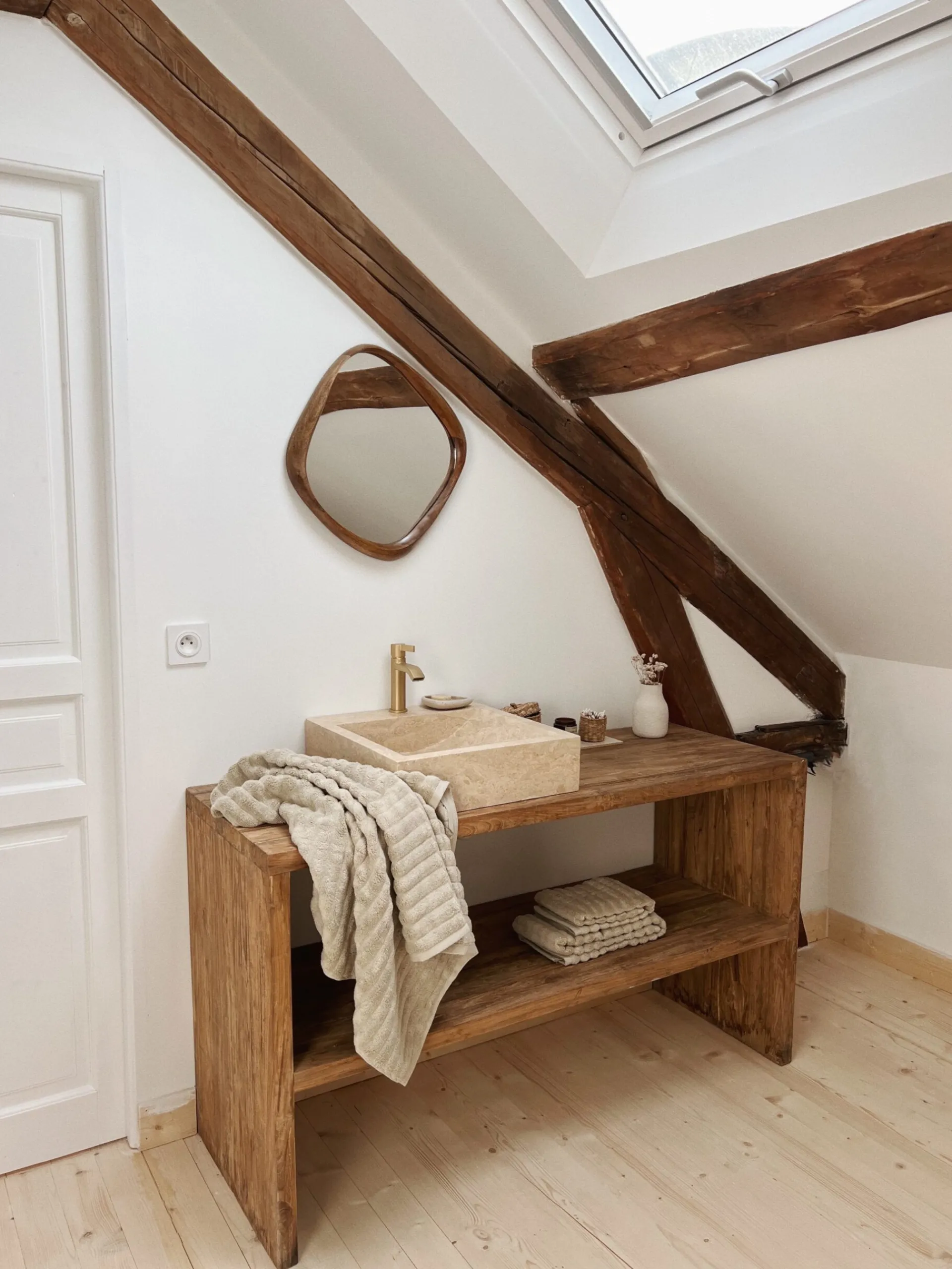 Sélection M Console en teck recyclé – salle de bain Hot