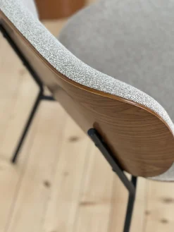 Sélection M Fauteuil beige et bois Aki Hot