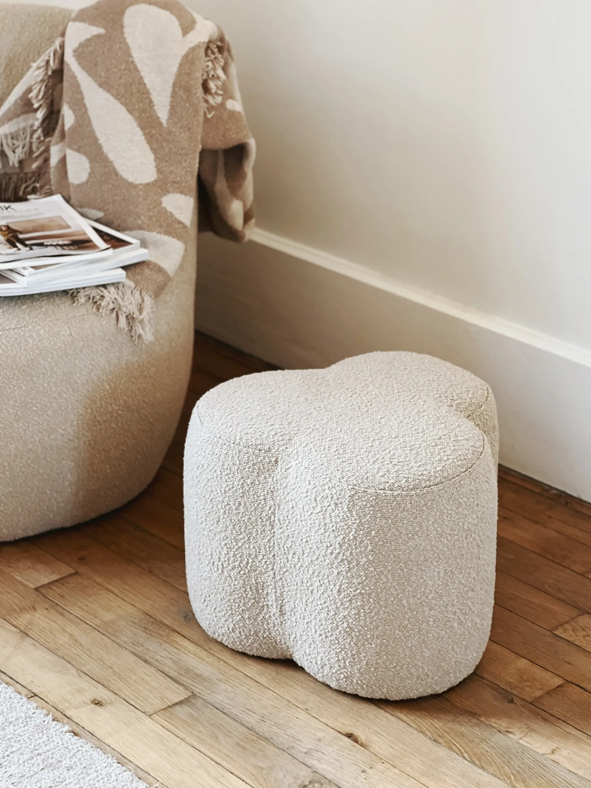 Sélection M Pouf bouclette trèfle beige Sale