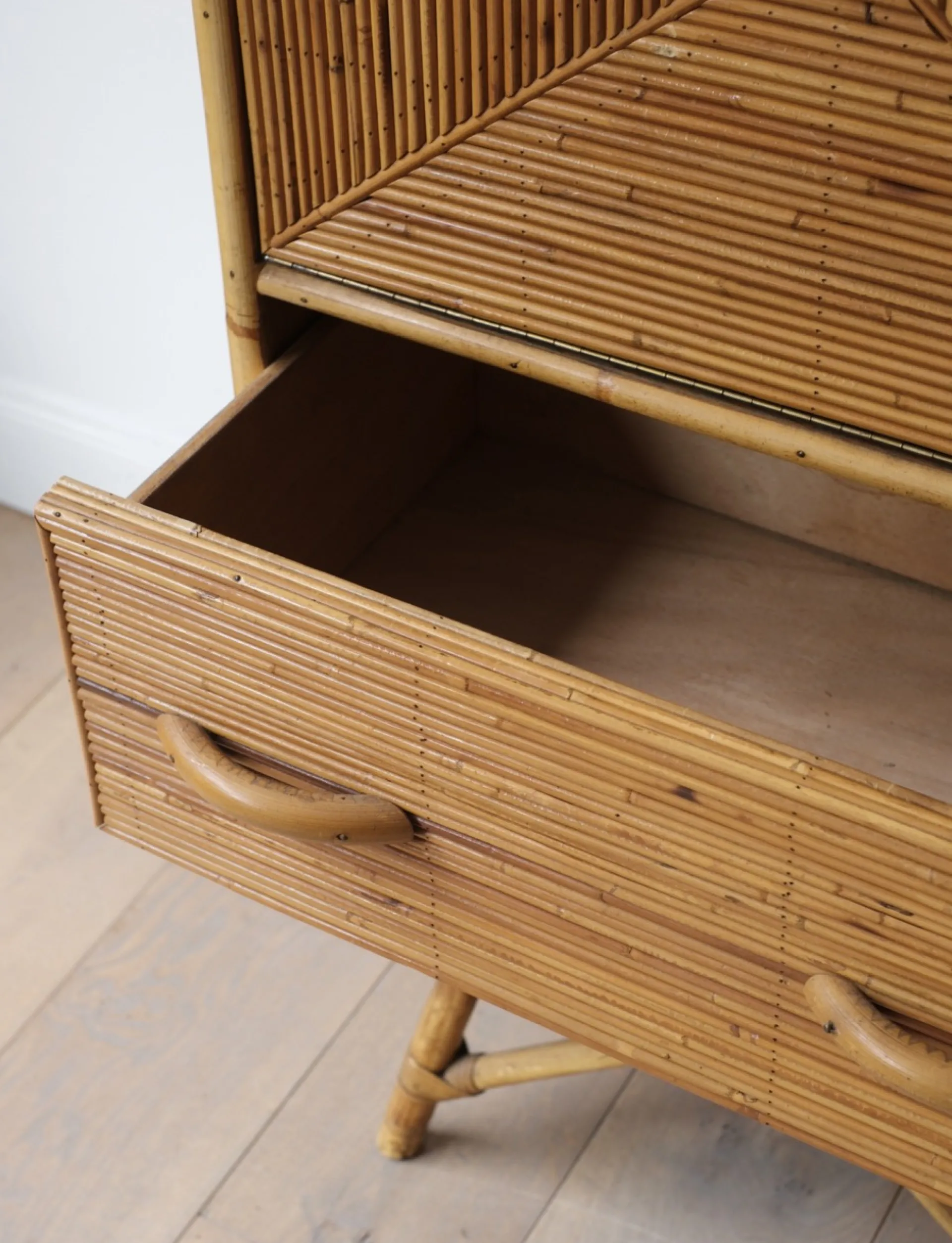 Sélection M Secrétaire en rotin vintage New