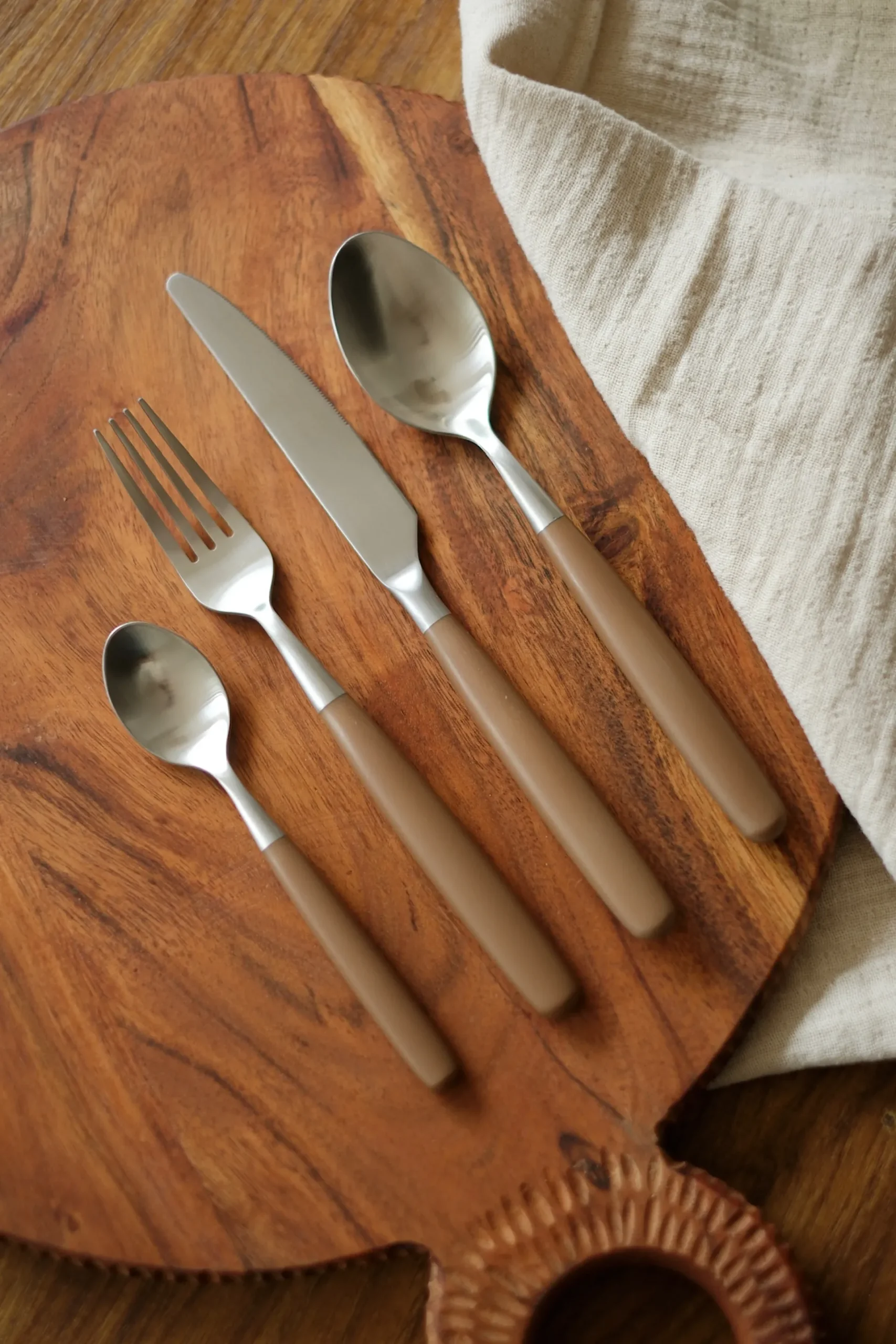 Sélection M Set de 16 couverts inox et marron Discount