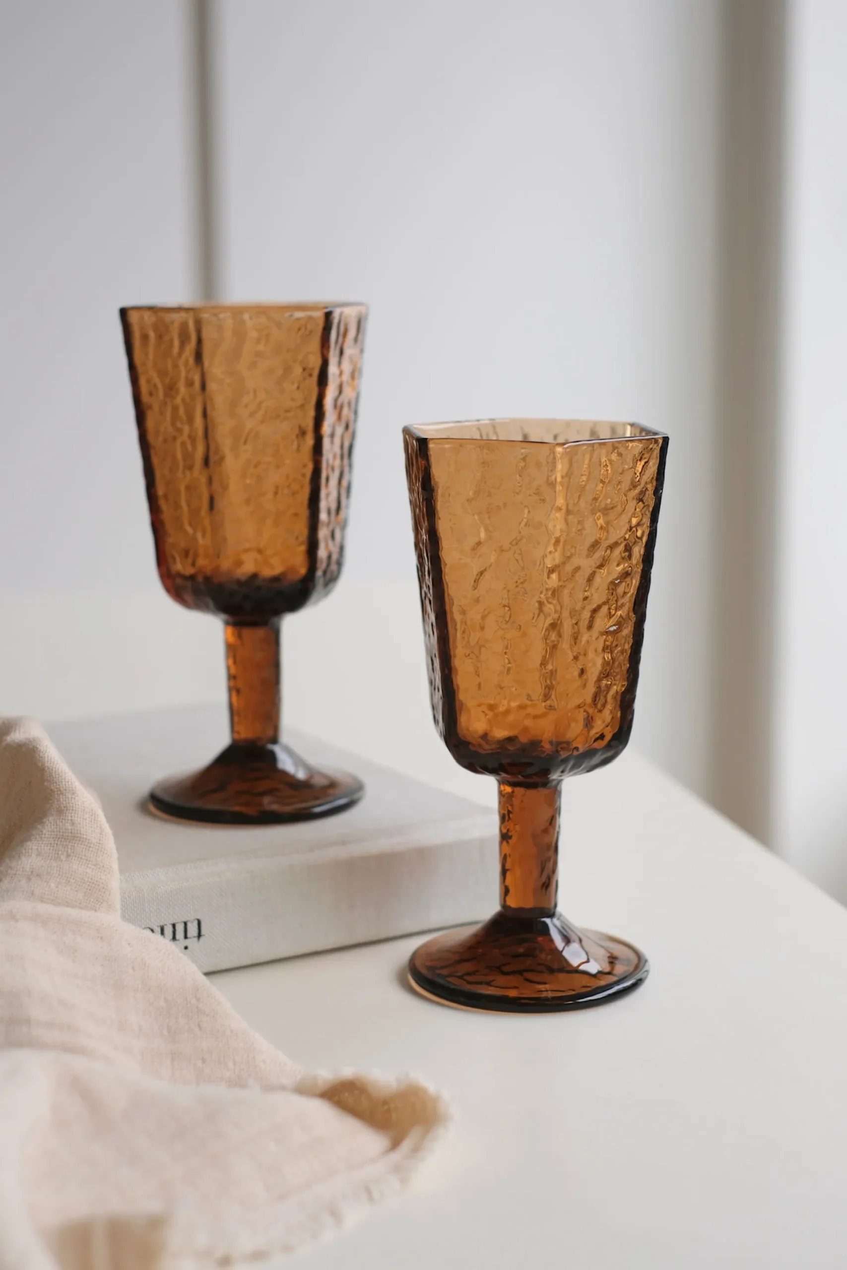 Sélection M Set de 6 verres ambré effet martelé – pied ou gobelet Sale