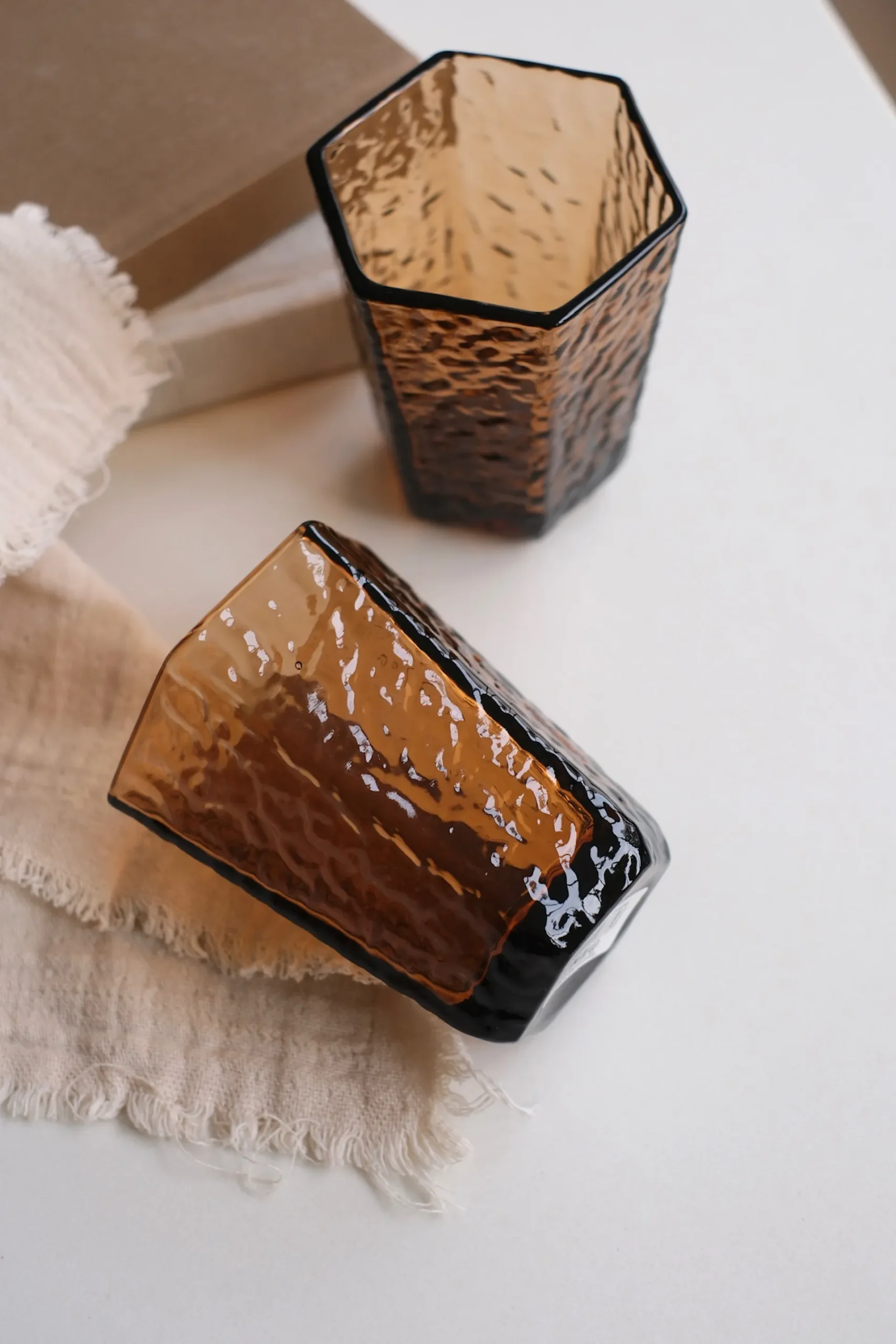 Sélection M Set de 6 verres ambré effet martelé – pied ou gobelet Sale