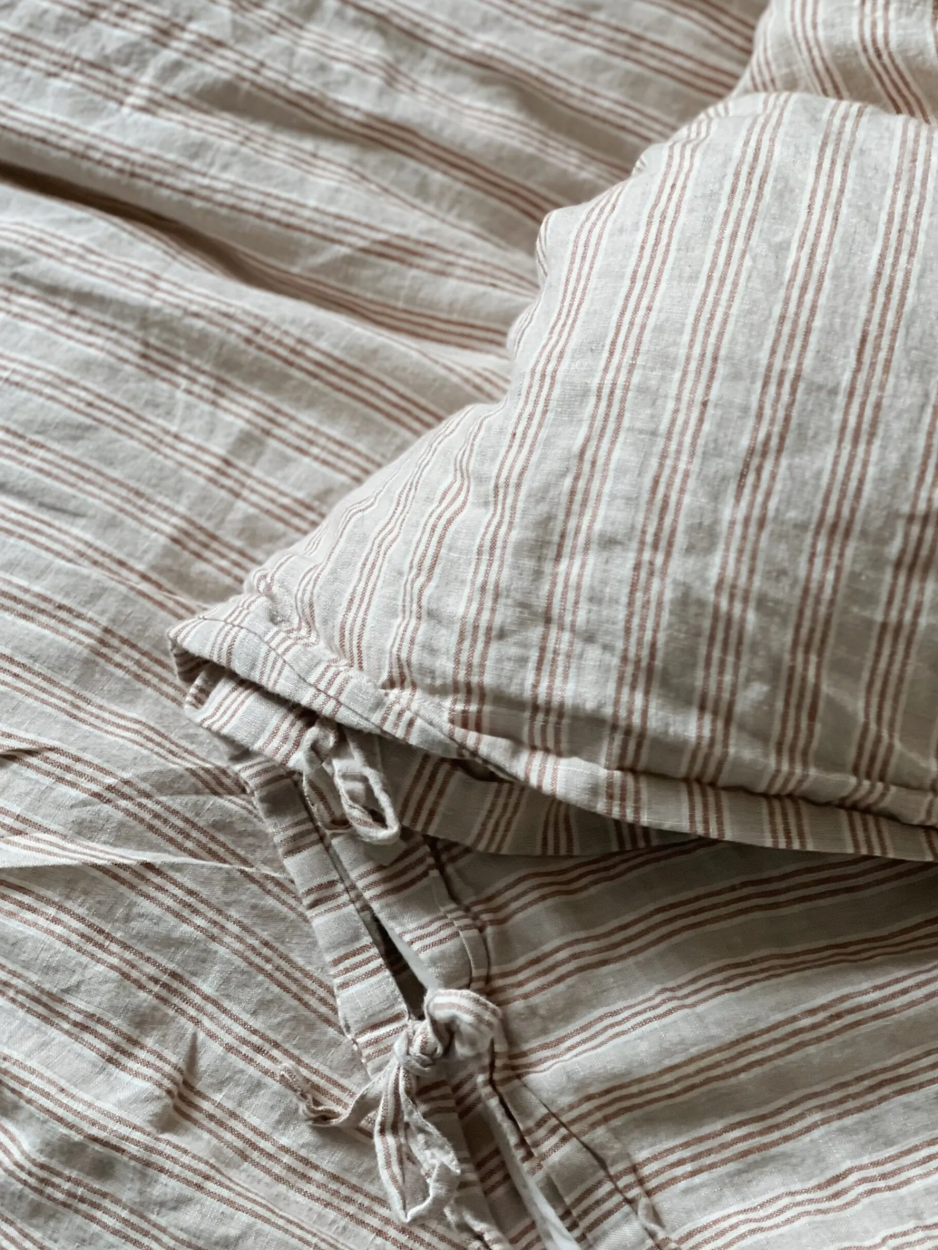 Sélection M Taies d’oreiller en lin rayures noisette Sale